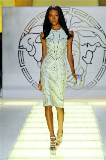 Fotoservizio/SS 2012/WOMEN/VERSACE/29