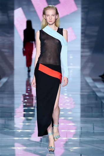 Fotoservizio/SS 2015/WOMEN/VERSACE/DP1/32