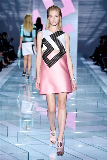 Fotoservizio/SS 2015/WOMEN/VERSACE/DP1/6