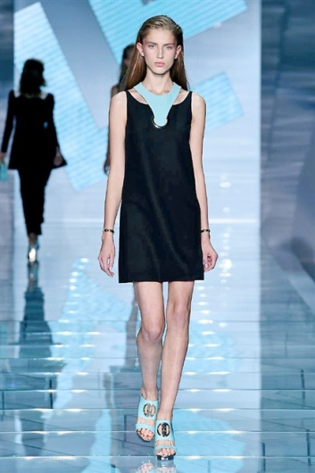 Fotoservizio/SS 2015/WOMEN/VERSACE/DP1/9