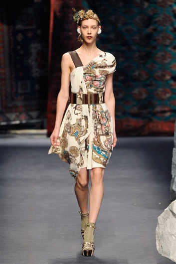 Fotoservizio/SS 2016/WOMEN/ANTONIO MARRAS/DP1/2