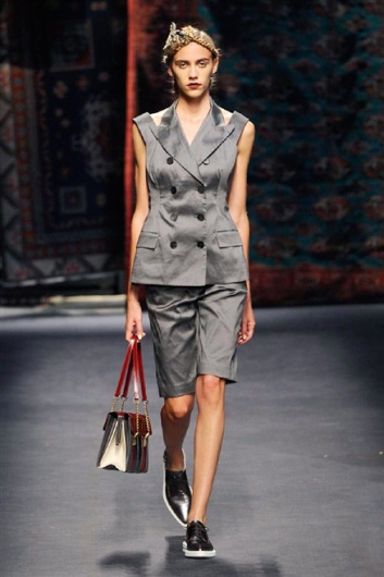 Fotoservizio/SS 2016/WOMEN/ANTONIO MARRAS/DP1/7