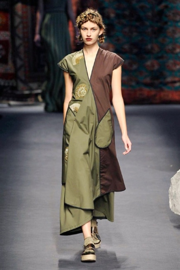 Fotoservizio/SS 2016/WOMEN/ANTONIO MARRAS/DP1/37