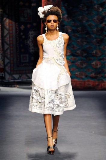 Fotoservizio/SS 2016/WOMEN/ANTONIO MARRAS/DP1/50