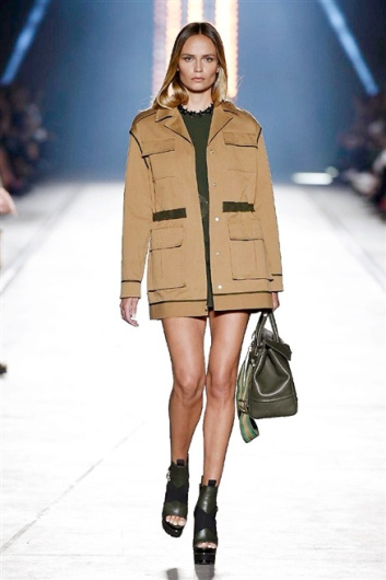 Fotoservizio/SS 2016/WOMEN/VERSACE/DP1/3