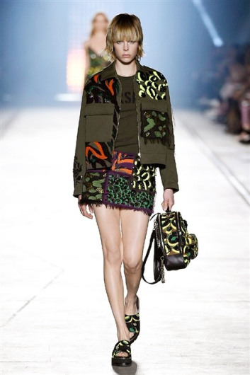 Fotoservizio/SS 2016/WOMEN/VERSACE/DP1/51