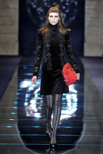 Fotoservizio/FW 2012-2013/WOMEN/VERSACE/1