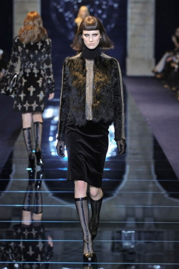 Fotoservizio/FW 2012-2013/WOMEN/VERSACE/17