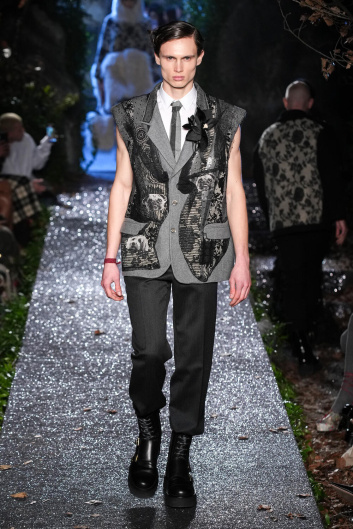 Fotoservizio/FW 23-24/WOMEN/SFILATA/ANTONIO MARRAS/DP2/3