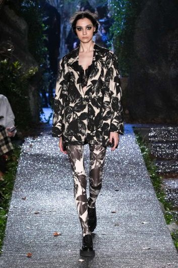 Fotoservizio/FW 23-24/WOMEN/SFILATA/ANTONIO MARRAS/DP2/1