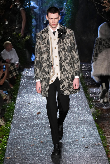 Fotoservizio/FW 23-24/WOMEN/SFILATA/ANTONIO MARRAS/DP2/6