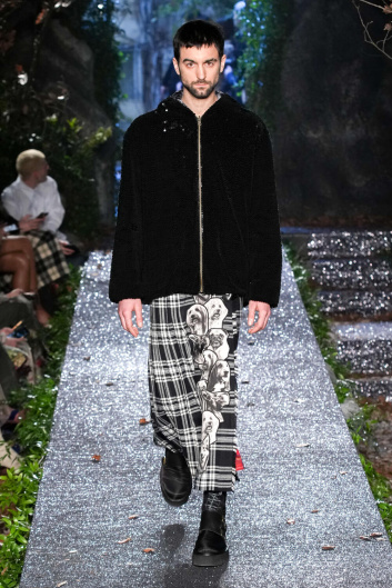 Fotoservizio/FW 23-24/WOMEN/SFILATA/ANTONIO MARRAS/DP2/11