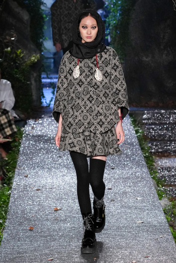 Fotoservizio/FW 23-24/WOMEN/SFILATA/ANTONIO MARRAS/DP2/4