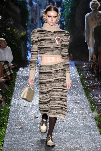 Fotoservizio/FW 23-24/WOMEN/SFILATA/ANTONIO MARRAS/DP2/19