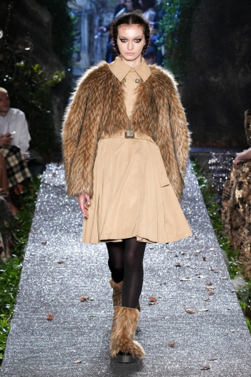 Fotoservizio/FW 23-24/WOMEN/SFILATA/ANTONIO MARRAS/DP2/2