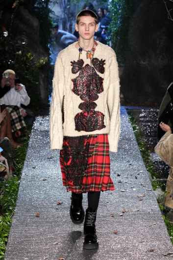 Fotoservizio/FW 23-24/WOMEN/SFILATA/ANTONIO MARRAS/DP2/14