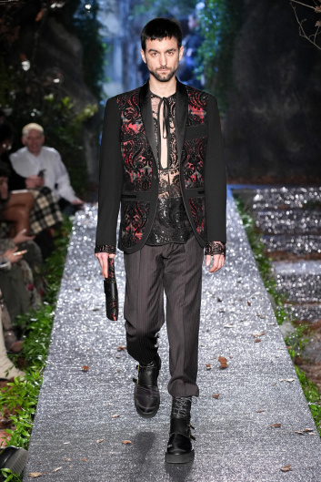 Fotoservizio/FW 23-24/WOMEN/SFILATA/ANTONIO MARRAS/DP2/21