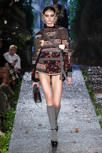 Fotoservizio/FW 23-24/WOMEN/SFILATA/ANTONIO MARRAS/DP2/24