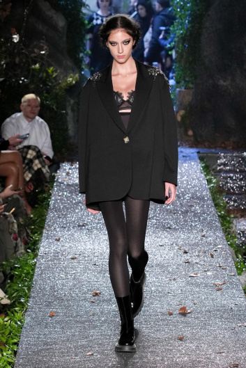 Fotoservizio/FW 23-24/WOMEN/SFILATA/ANTONIO MARRAS/DP2/2