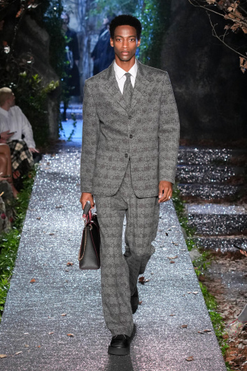 Fotoservizio/FW 23-24/WOMEN/SFILATA/ANTONIO MARRAS/DP2/4