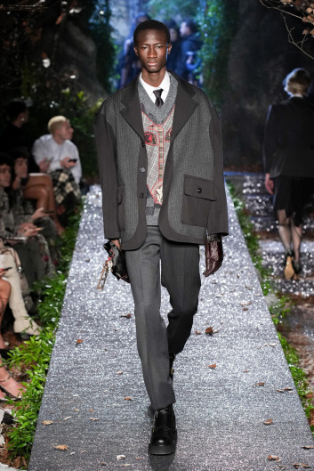 Fotoservizio/FW 23-24/WOMEN/SFILATA/ANTONIO MARRAS/DP2/15