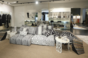 Fotoservizio/SS 2023/DESIGN/EVENTO_CULTURALE/ROBERTO CAVALLI/DP2/14