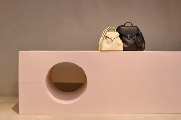 Fotoservizio/SS 2025/DESIGN/EVENTO/VALEXTRA/DP2/11
