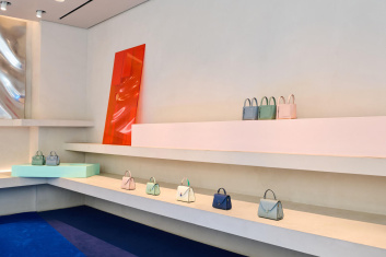 Fotoservizio/SS 2025/DESIGN/EVENTO/VALEXTRA/DP2/25
