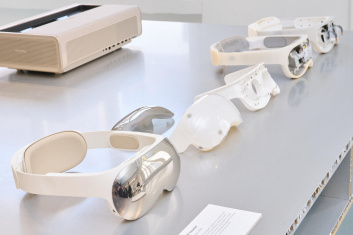 Fotoservizio/SS 2025/DESIGN/EVENTO/10 CORSO COMO/DP2/100
