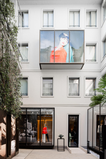 Fotoservizio/SS 2025/DESIGN/EVENTO/BRIONI/DP2/2