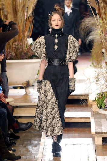 Fotoservizio/FW 2016-2017/WOMEN/ANTONIO MARRAS/DP2/1