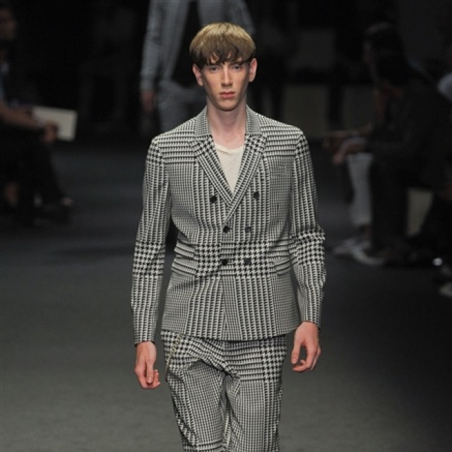 NEIL BARRETT